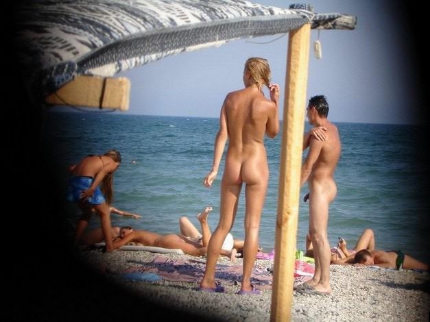 ビーチビデオのヌーディストのためのスパイ | Spying for nudists on the beach video [European naturism]