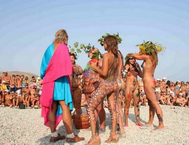 黒海写真の裸体 - 良質で海王星日 | Naturism on the Black Sea Photos - Neptune Day in good quality [European naturism]